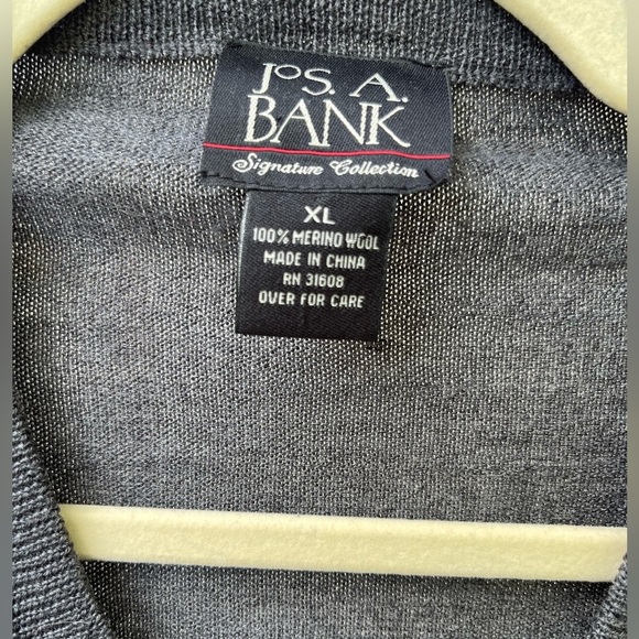 💠🔥Jos. A Bank 100% Merino Wool argyle sweater.  Lightweight and quality! - Picture 6 of 6